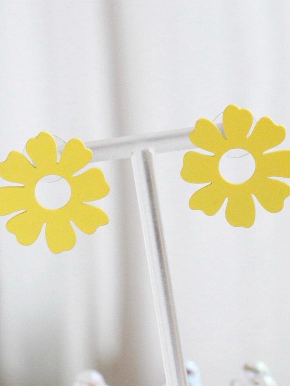 Anthropologie Daisy Stud Earrings
